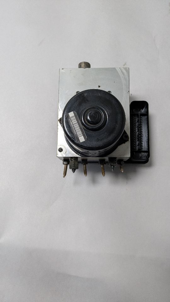 2005 NISSAN TITAN 5.6L 8cyl Gasoline Anti-lock Brake Pts - 424966