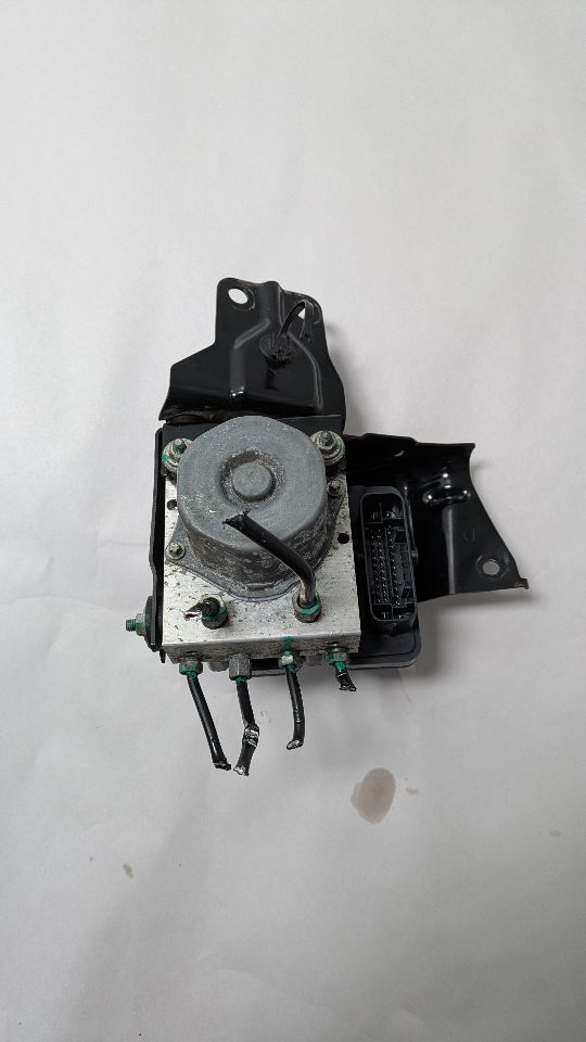 2016 NISSAN ROGUE 4cyl Gasoline 2.5 DOHC Anti-lock Brake Pts - 425085 — photo 1