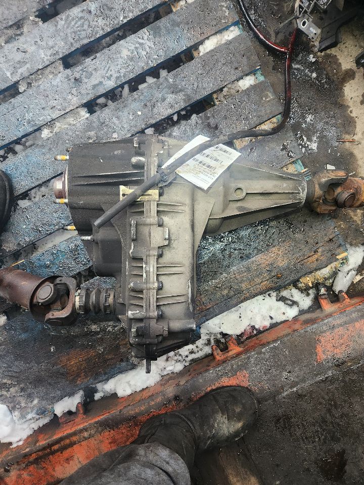 2007 CADILLAC ESCALADE 8cyl 6.2 liter gasoline TRANSFER CASE ASSY - 425097