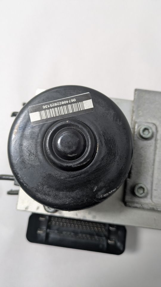 2004 MERCEDES-BENZ C-CLASS 4cyl Supercharged 1.8 Anti-lock Brake Pts - 425126 — photo 2