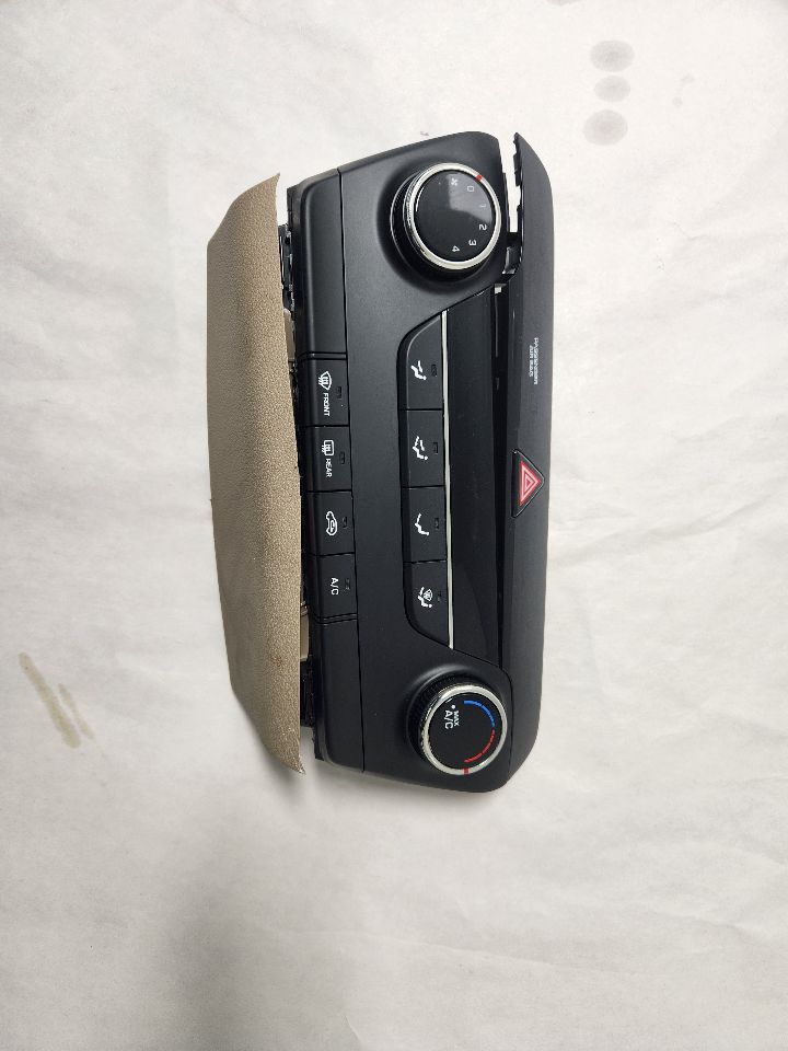 2017 HYUNDAI TUCSON 4cyl Gasoline 2.0 TEMP CONTROL - 425760 — photo 1