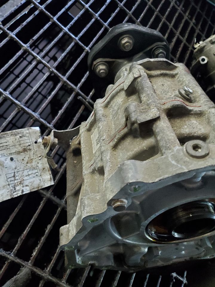 2008 LEXUS LS600HL 8cyl Hybrid 5.0 TRANSFER CASE ASSY - 426013 — photo 3