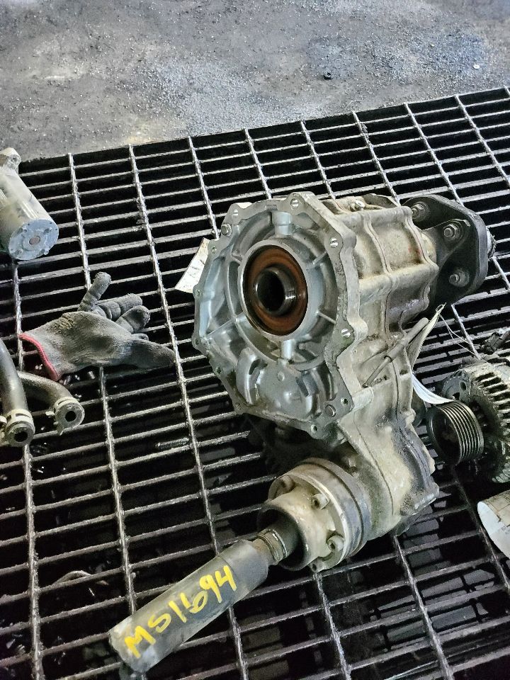 2008 LEXUS LS600HL 8cyl Hybrid 5.0 TRANSFER CASE ASSY - 426013 — photo 4