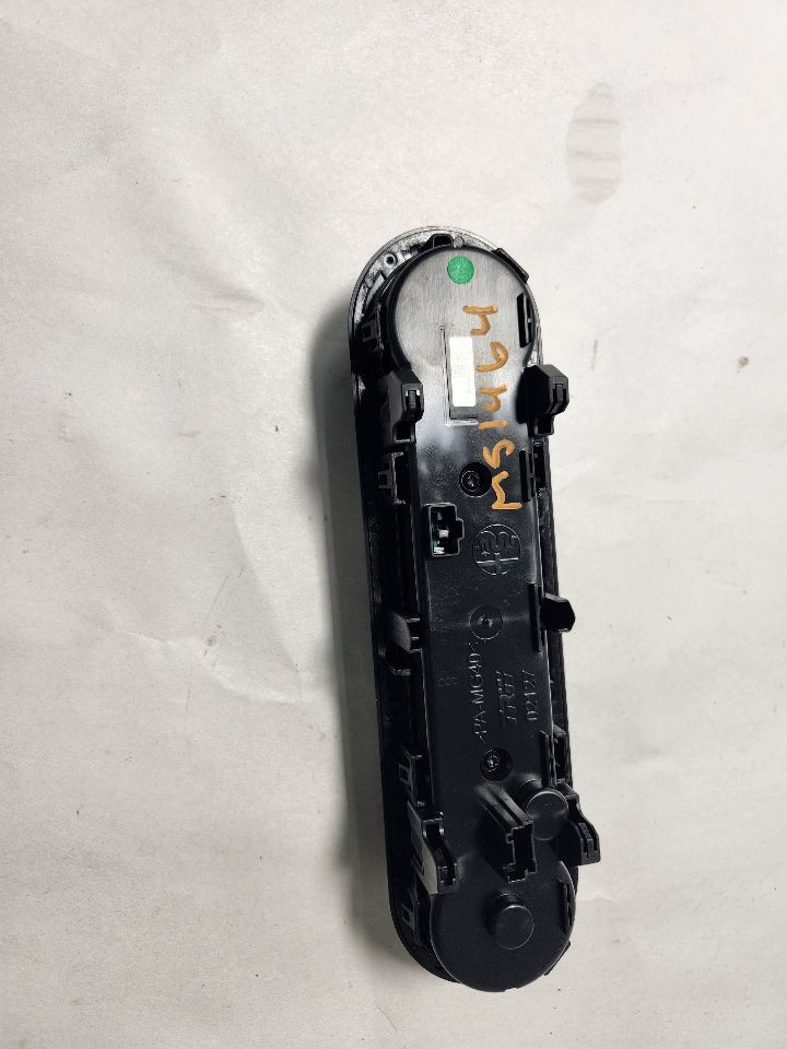 2017 ALFA-ROMEO GIULIA 2.0L 4cyl Turbo Gasoline TEMP CONTROL - 426140 — photo 4