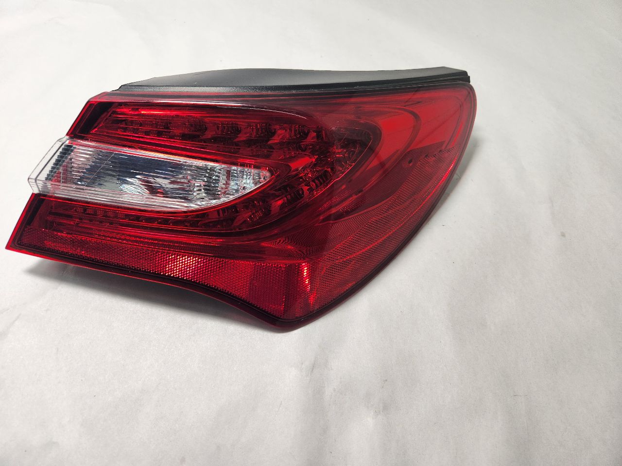 2013 CHRYSLER 200 6 cyl Gas Flex Fuel 3.6 Right TAIL LAMP - 426157 — photo 1