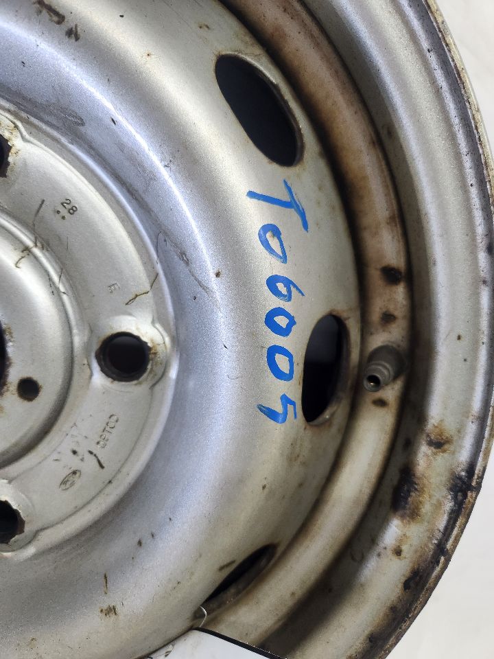 2015 FORD TRANSIT 150 3.7L 6cyl Gasoline VVT WHEEL - 426472 — photo 2
