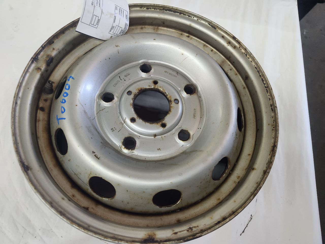 2015 FORD TRANSIT 150 3.7L 6cyl Gasoline VVT WHEEL - 426472 — photo 4