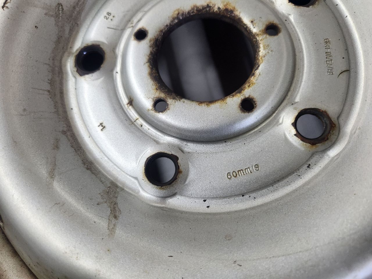 2015 FORD TRANSIT 150 3.7L 6cyl Gasoline VVT WHEEL - 426472 — photo 5