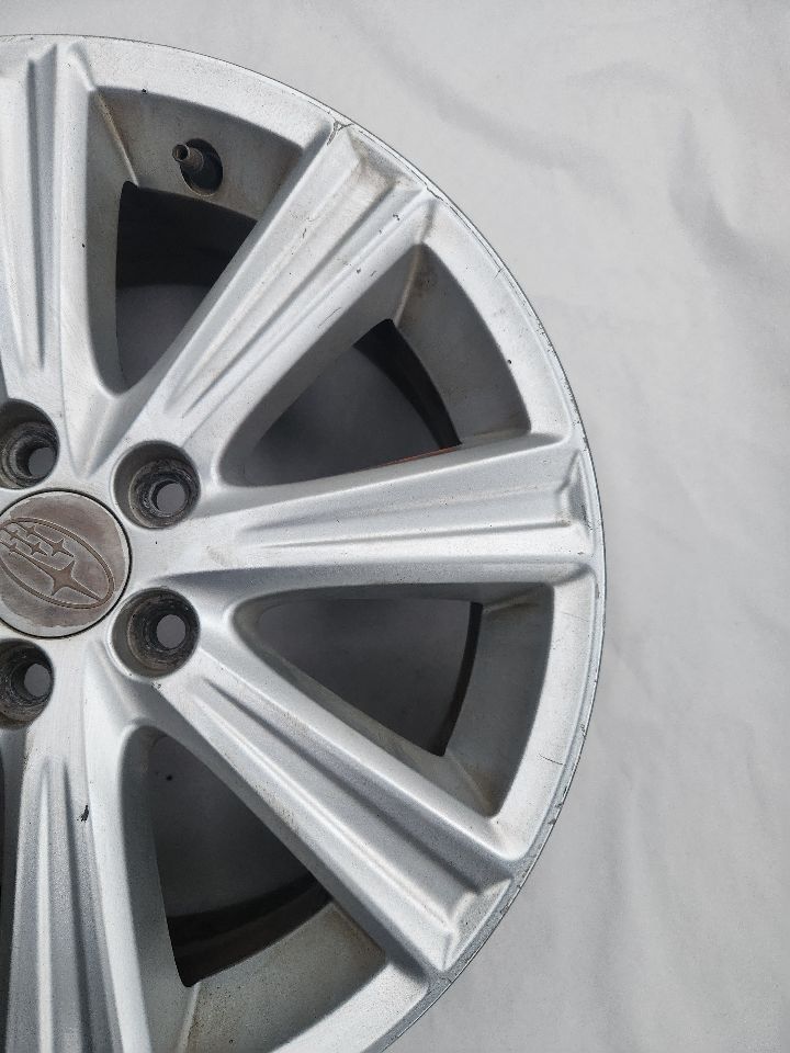 2012 SUBARU LEGACY 4cyl Gasoline 2.5 WHEEL - 426608 — photo 2