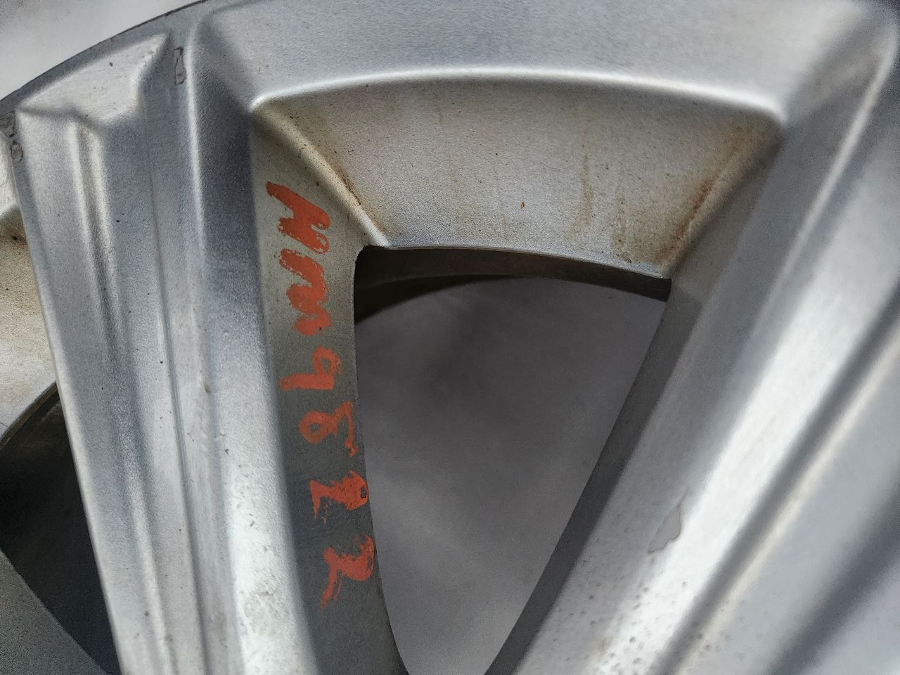 2012 SUBARU LEGACY 4cyl Gasoline 2.5 WHEEL - 426608 — photo 4