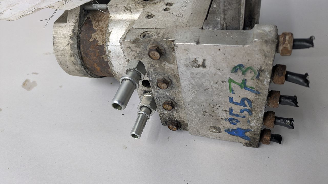 2012 CHEVROLET TAHOE 8cyl hybrid 6.0 liter Anti-lock Brake Pts - 426787 — photo 3