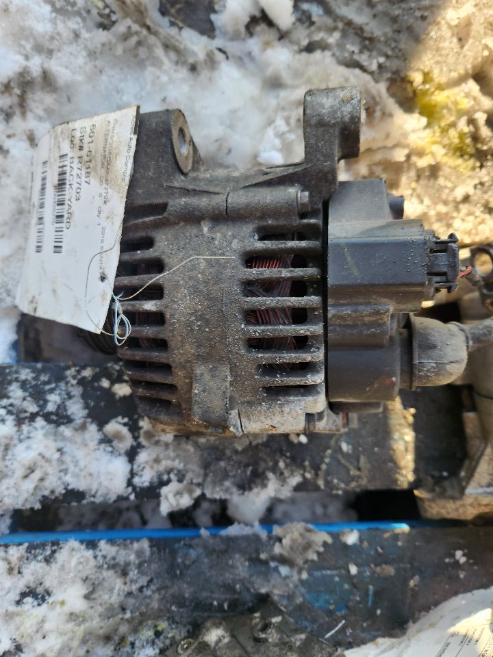 2010 HYUNDAI SANTA FE 4cyl Gasoline 2.4 ALTERNATOR - 428270 — photo 1
