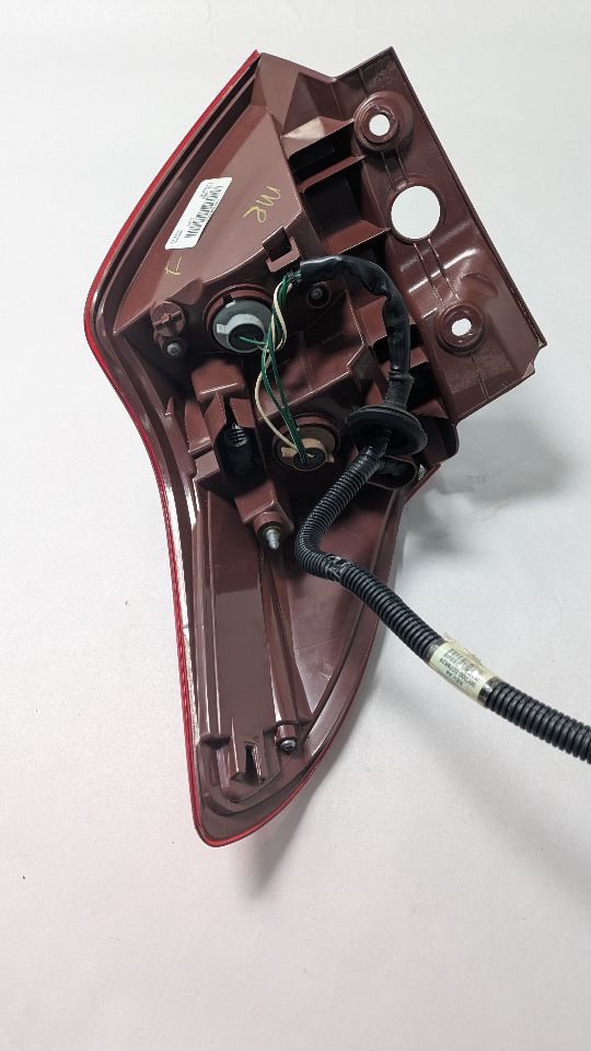 2013 TOYOTA RAV4 Left TAIL LAMP - 428708 — photo 3
