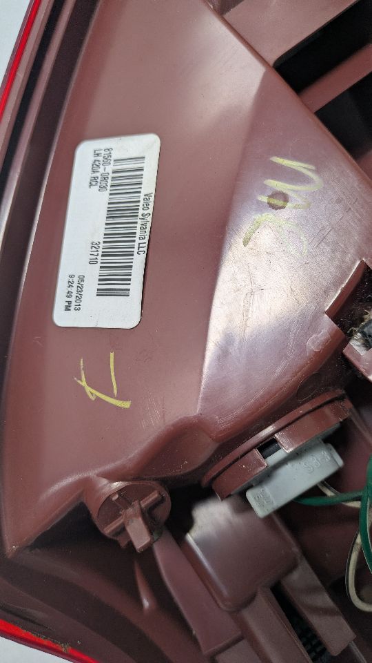 2013 TOYOTA RAV4 Left TAIL LAMP - 428708 — photo 4