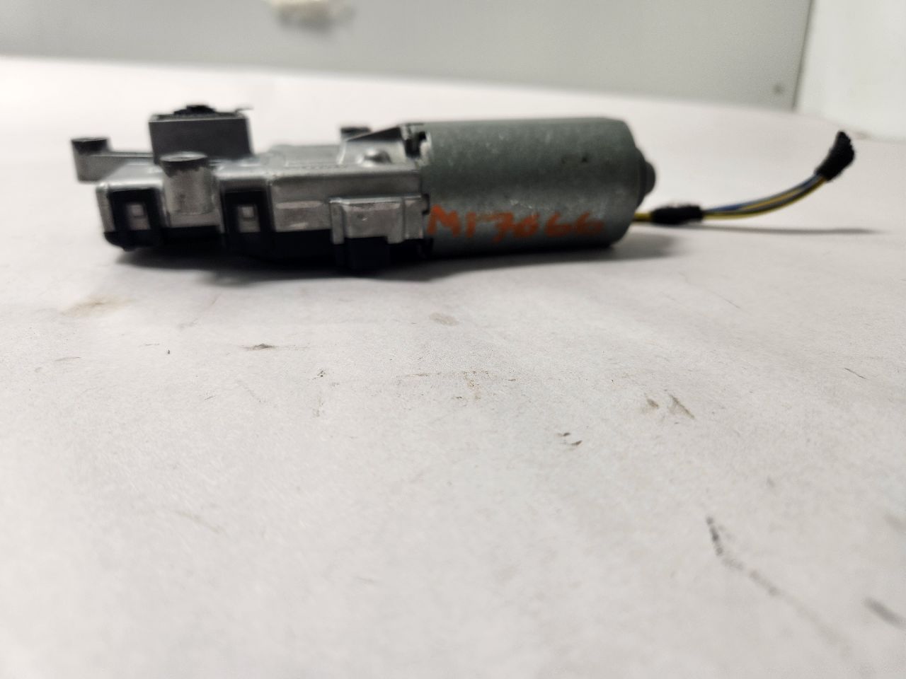 2013 BMW X5 8cyl Gasoline Turbo 4.4 Roof Motor - 428714 — photo 3