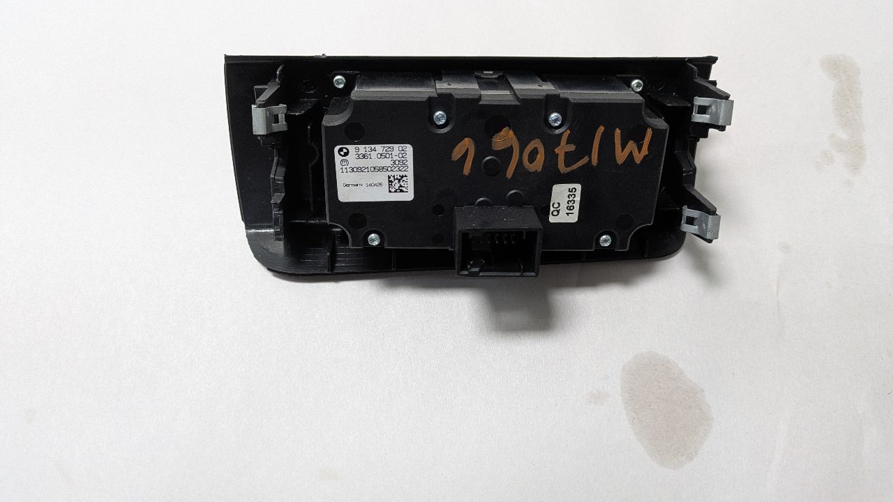 2013 BMW X5 8cyl Gasoline Turbo 4.4 HEADLAMP MOTOR - 428731 — photo 6