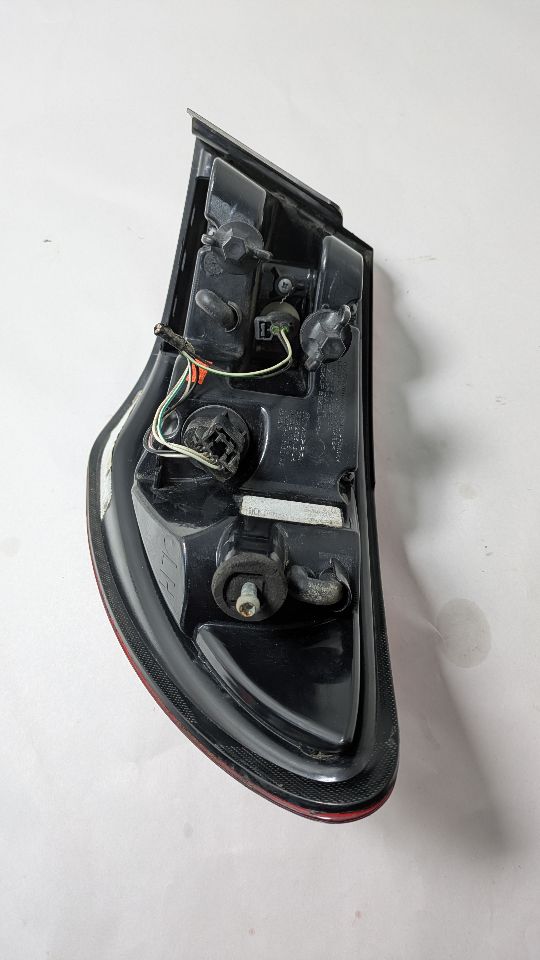 2012 CHRYSLER 200 4cyl Gasoline 2.4 PZEV Left TAIL LAMP - 428733 — photo 4