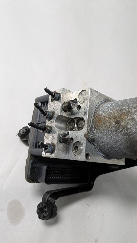 2013 BMW X5 8cyl Gasoline Turbo 4.4 Anti-lock Brake Pts - 429400 — photo 3