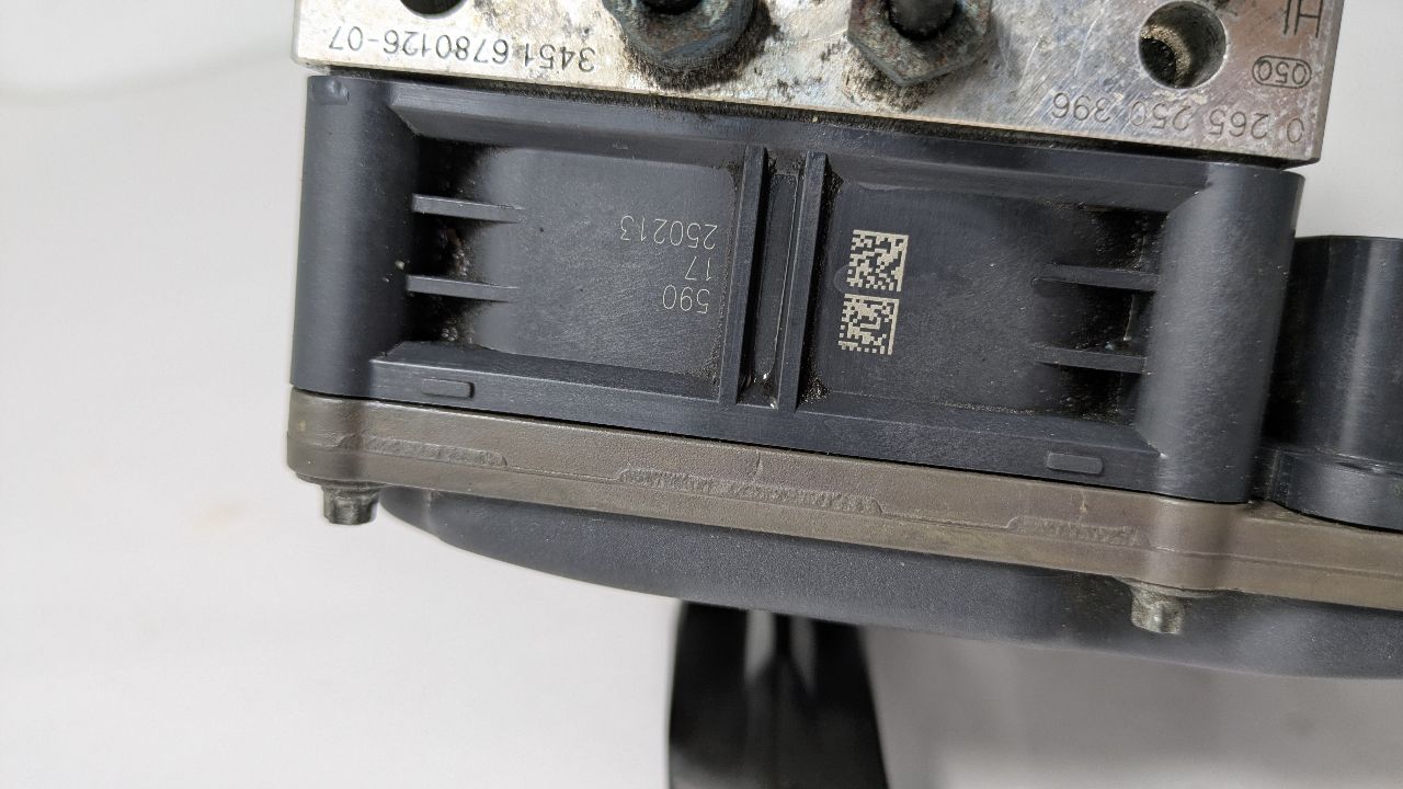 2013 BMW X5 8cyl Gasoline Turbo 4.4 Anti-lock Brake Pts - 429400 — photo 4