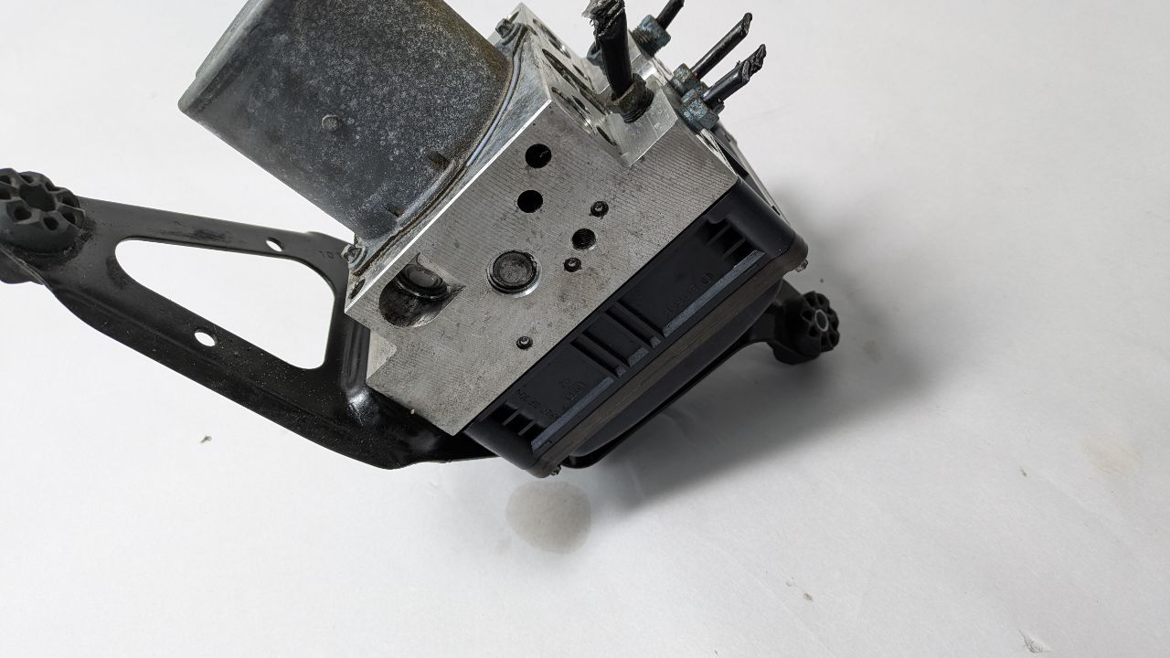 2013 BMW X5 8cyl Gasoline Turbo 4.4 Anti-lock Brake Pts - 429400 — photo 5