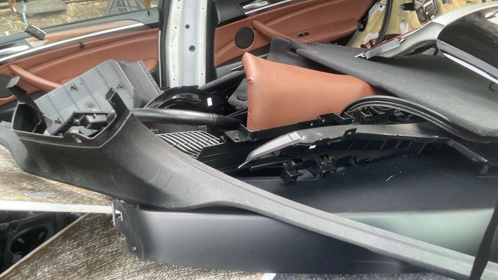 2013 BMW X5 8cyl Gasoline Turbo 4.4 FRAME - 429431 — photo 3