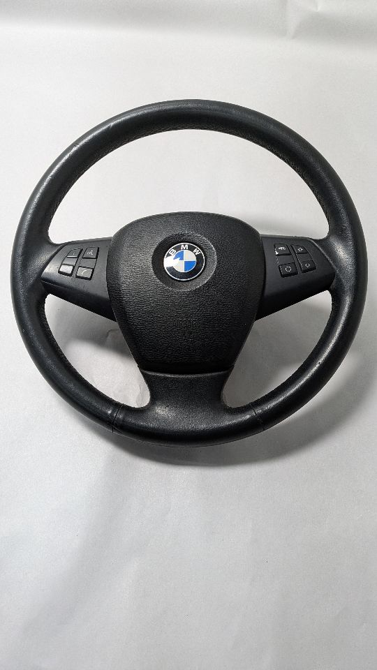 2013 BMW X5 8cyl Gasoline Turbo 4.4 STEERING WHEEL - 429772 — photo 1