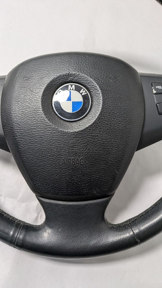 2013 BMW X5 8cyl Gasoline Turbo 4.4 STEERING WHEEL - 429772 — photo 2