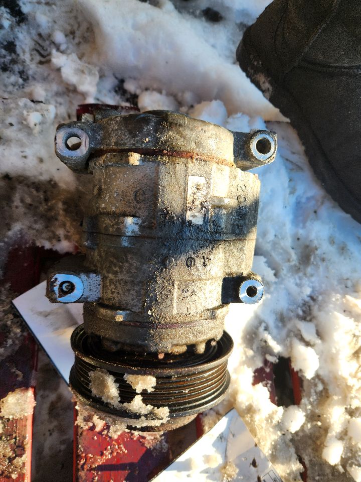 2012 HYUNDAI SANTA FE 6cyl Gasoline 3.5 AC COMPRESSOR - 429795 — photo 4
