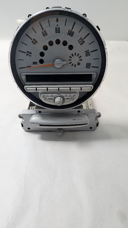 2010 MINI COOPER CLUBMAN 4cyl Gasoline Turbo 1.6 Radio Audio - 429883 — photo 1