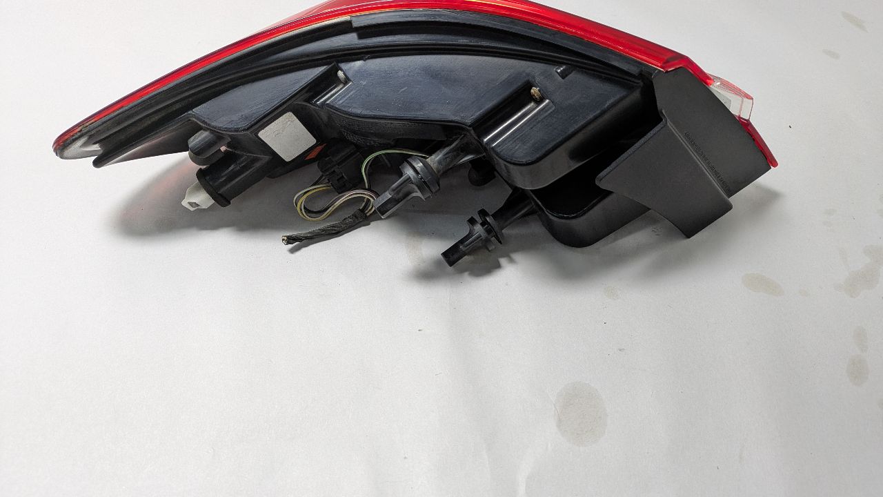 2012 CHRYSLER 200 4cyl Gasoline 2.4 PZEV Right TAIL LAMP - 429936 — photo 2