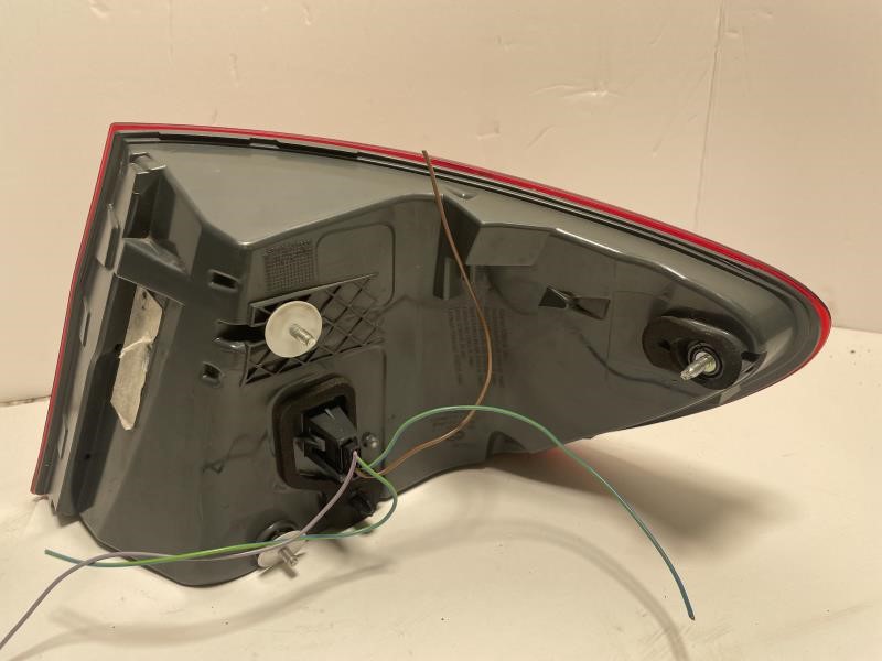 2011 BMW 528i Left TAIL LAMP - 430 — photo 3