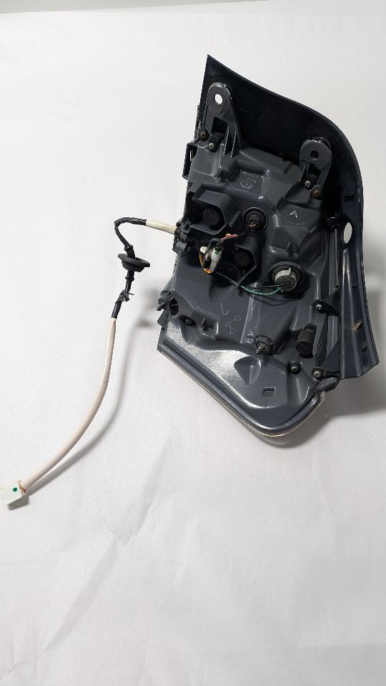 2010 LEXUS HS250H 4cyl Hybrid 2.4 Left TAIL LAMP - 430016 — photo 3
