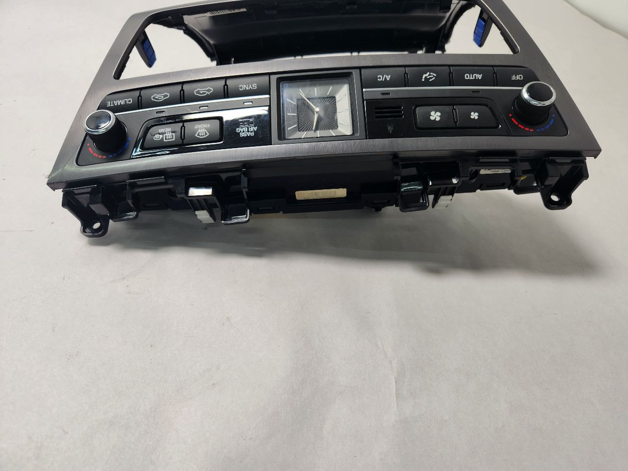 2015 HYUNDAI GENESIS 6cyl Gasoline 3.8 TEMP CONTROL - 430313 — photo 2