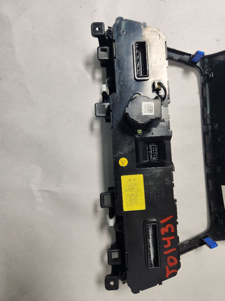 2015 HYUNDAI GENESIS 6cyl Gasoline 3.8 TEMP CONTROL - 430313 — photo 3