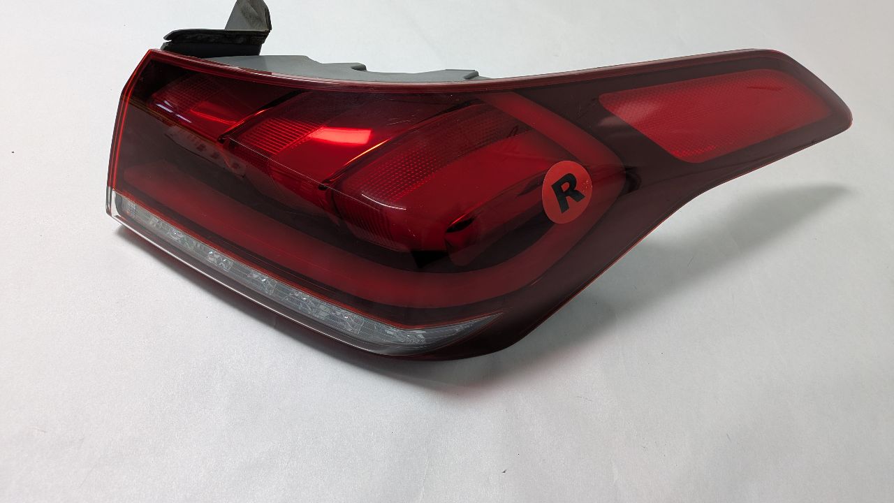 2015 HYUNDAI GENESIS 6cyl Gasoline 3.8 Right TAIL LAMP - 430323