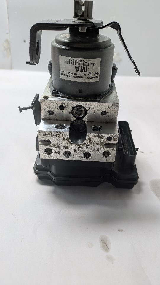 2015 KIA CADENZA 6cyl Gasoline 3.3 Anti-lock Brake Pts - 430338 — photo 2