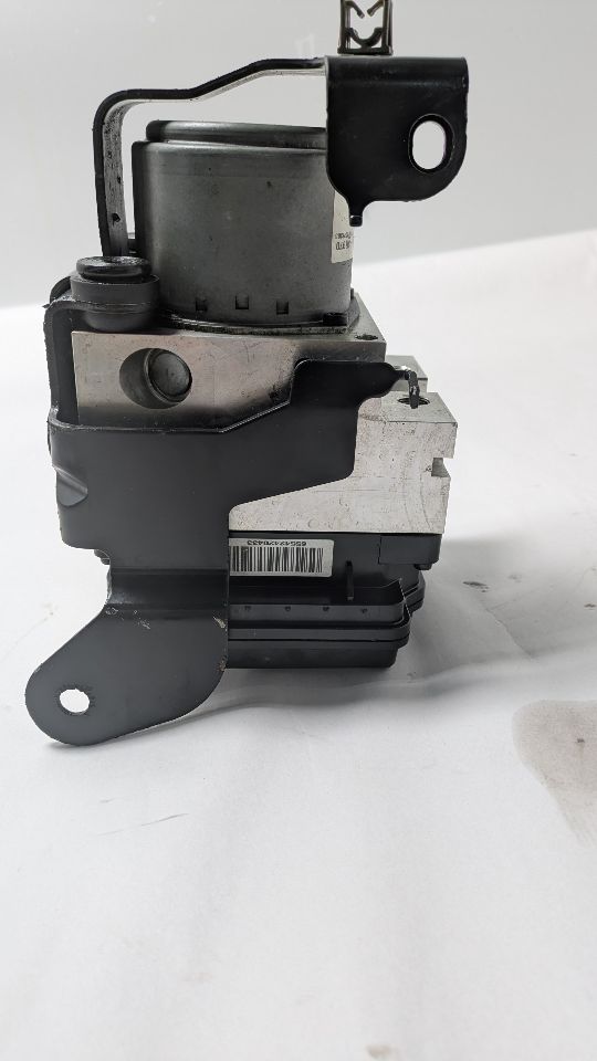 2015 KIA CADENZA 6cyl Gasoline 3.3 Anti-lock Brake Pts - 430338 — photo 4