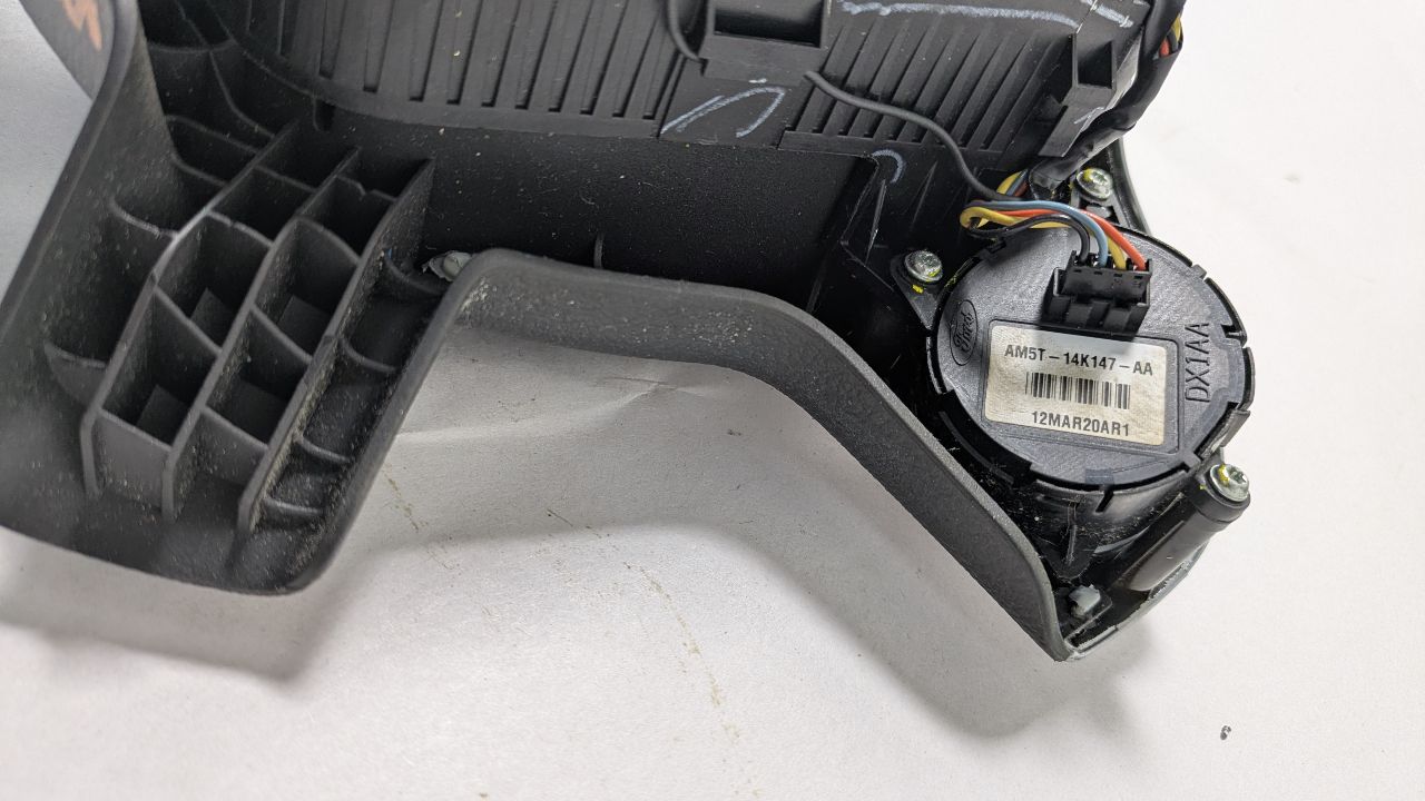 2012 FORD FOCUS 4cyl Gasoline 2.0 PZEV Left AIR BAG - 430411 — photo 4