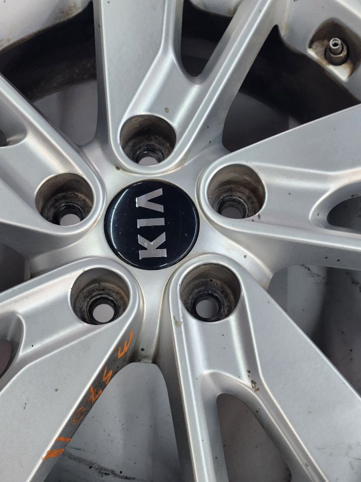 2017 KIA OPTIMA 4cyl Gasoline 2.4 WHEEL - 431319 — photo 2