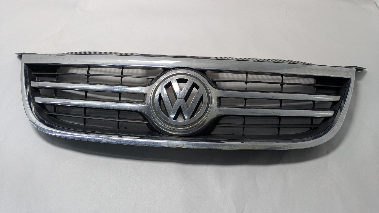 2011 VOLKSWAGEN TIGUAN GRILLE - 431340 — photo 1