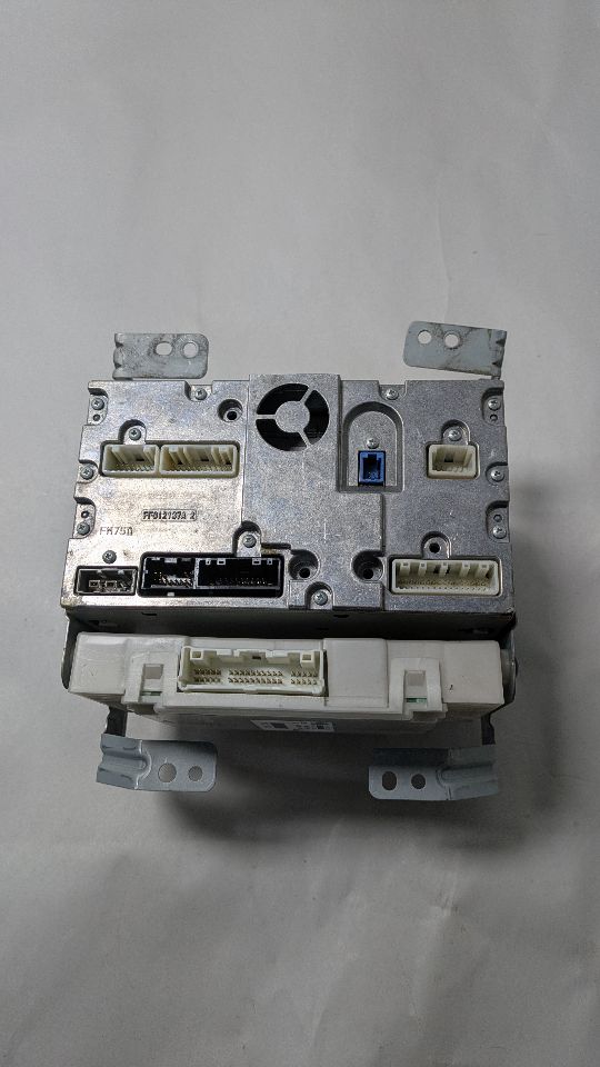 2011 NISSAN MURANO 6cyl Gasoline 3.5 Radio Audio - 431366 — photo 4