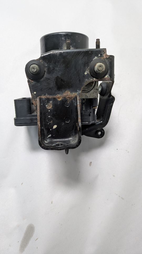 2010 SUBARU LEGACY 4cyl Gasoline 2.5 PZEV Anti-lock Brake Pts - 431654 — photo 5