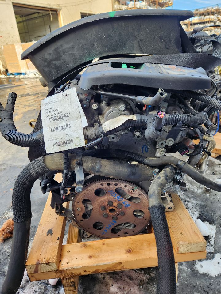 2014 CHEVROLET EQUINOX 4cyl Gasoline 2.4 ENGINE ASSEMBLY - 431686 — photo 1