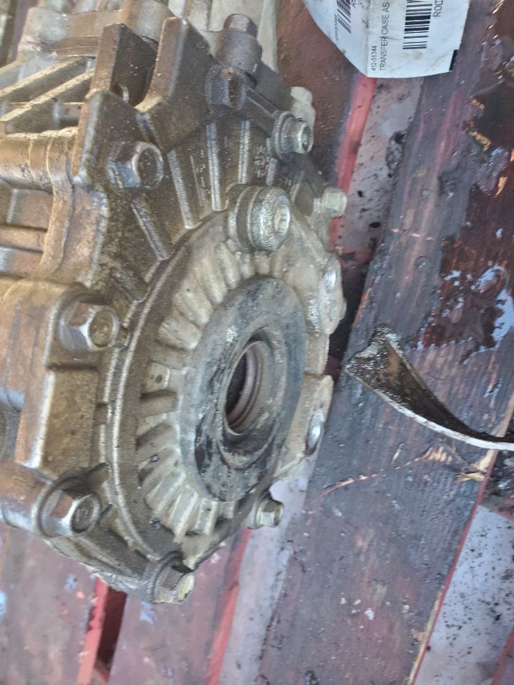 2012 KIA SORENTO 4cyl Gasoline 2.4 TRANSFER CASE ASSY - 431735 — photo 4
