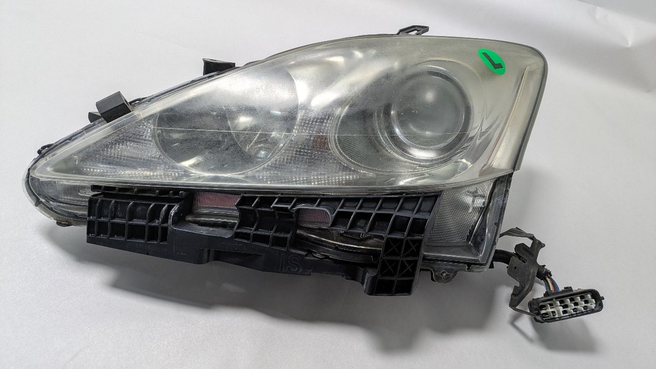 2006 LEXUS IS250 6cyl Gasoline 2.5 Left HEADLAMP ASSEMBLY - 431774