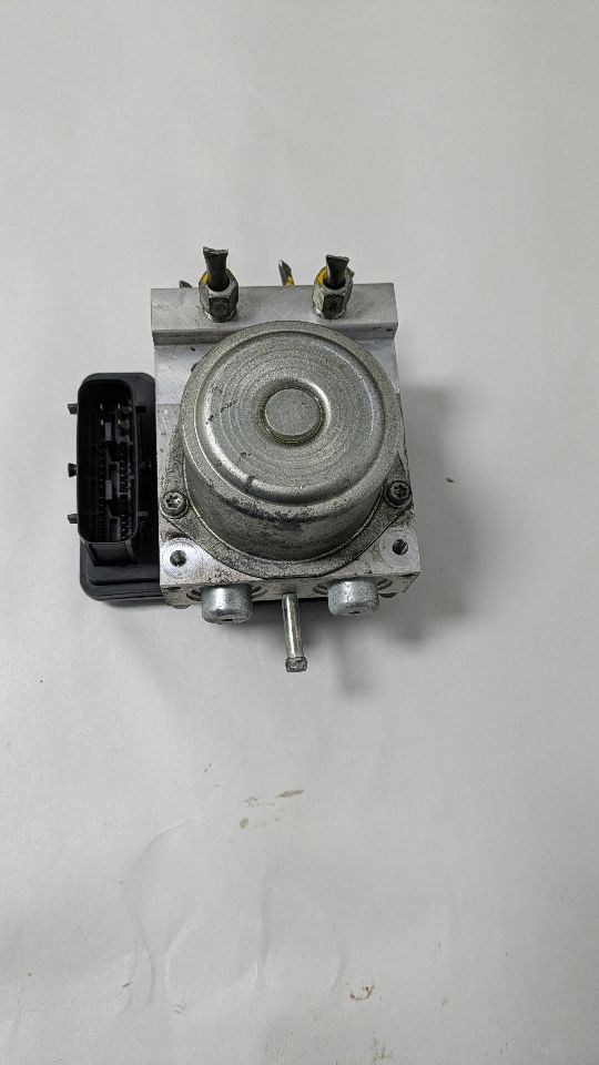 2011 NISSAN JUKE 4cyl Gasoline Turbo 1.6 Anti-lock Brake Pts - 431775
