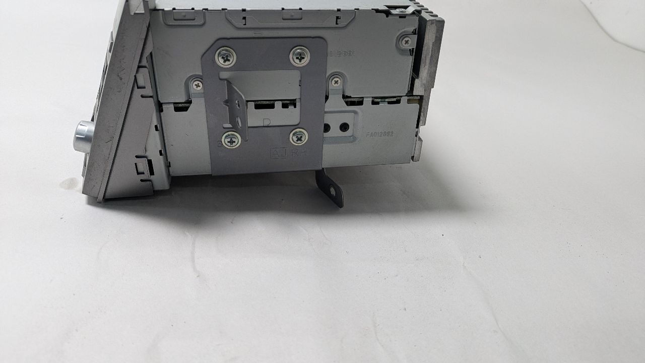 2010 SUBARU LEGACY 4cyl Gasoline 2.5 PZEV Radio Audio - 431800 — photo 4