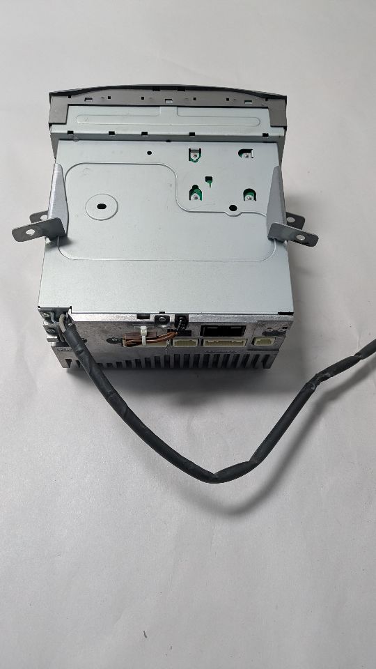 2010 SUBARU LEGACY 4cyl Gasoline 2.5 PZEV Radio Audio - 431800 — photo 6