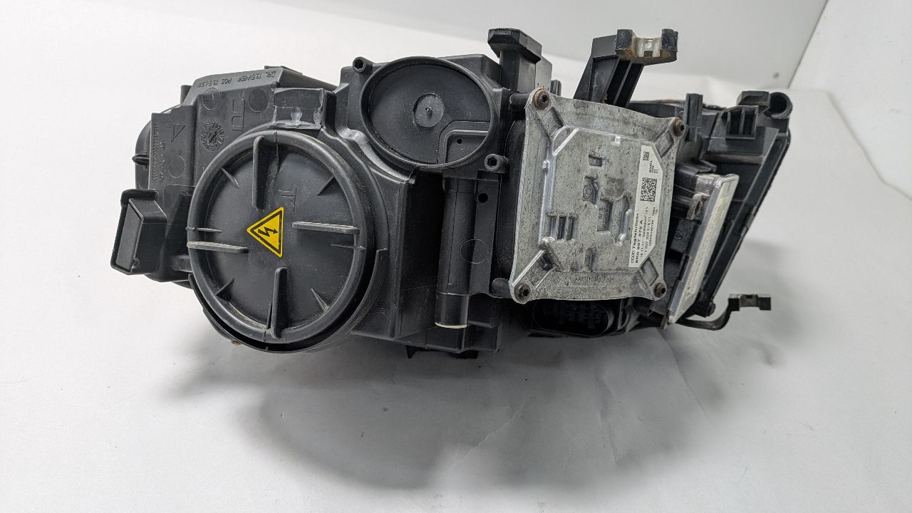 2012 AUDI A4 Right HEADLAMP ASSEMBLY - 431805 — photo 5