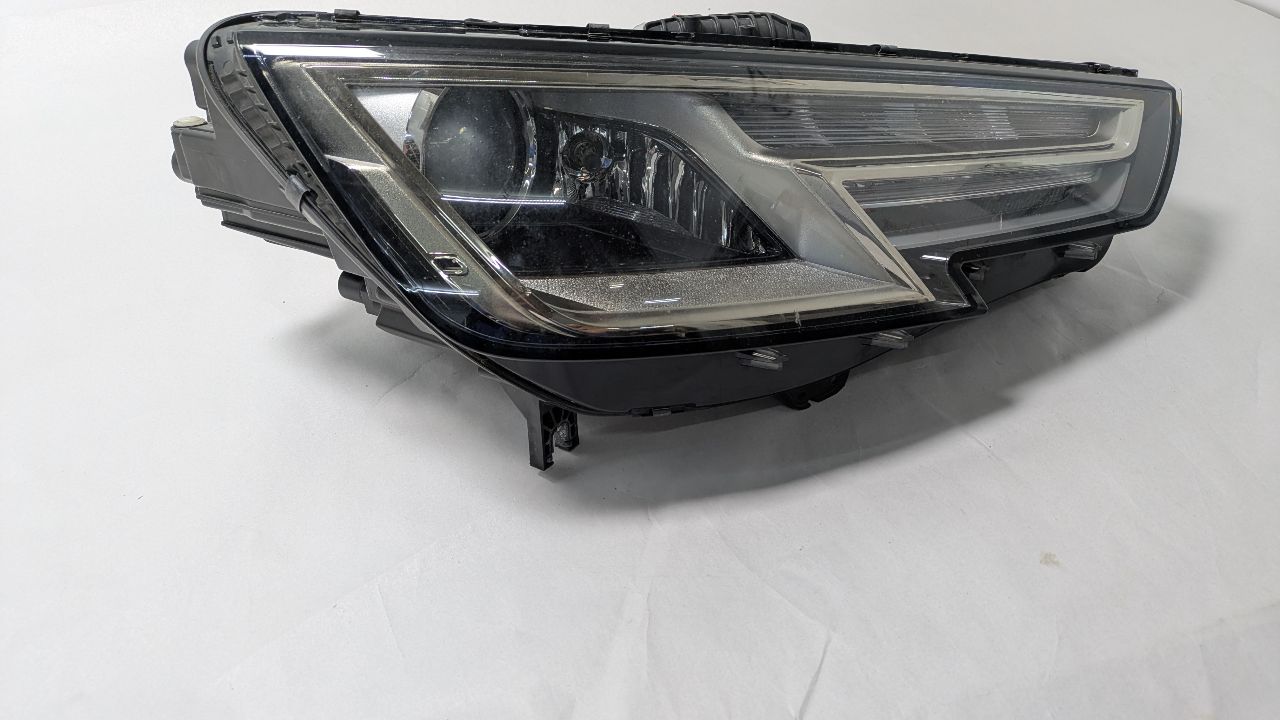2017 AUDI A4 Right HEADLAMP ASSEMBLY - 431807